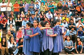 JNU celebrates street theatre with Sahmat