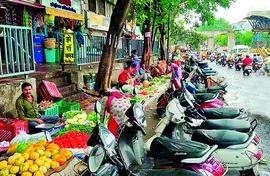 Pune’s footpaths have rules, a PIL seeks answers